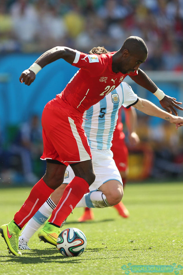 阿根廷逆转瑞士，孔德关键制胜