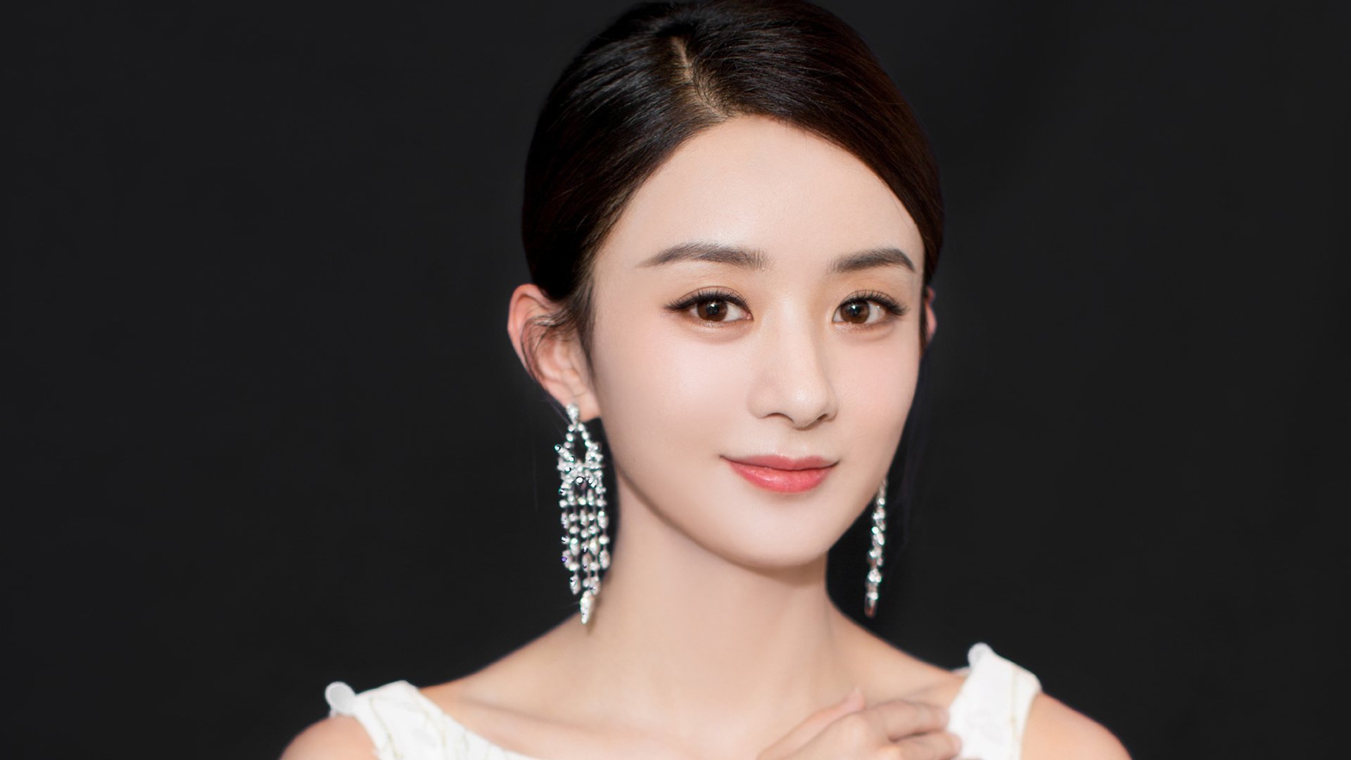 封印传奇之夜,哈兰德攻防两端统治性演出,重新定义足球唯一性