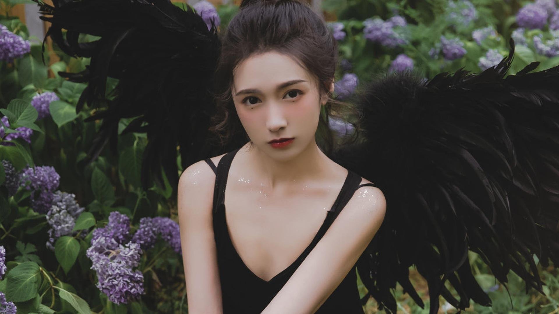 战术的交汇点,当蓝黑铁壁遇上伊比利亚之舞,厄德高如何成为破局者