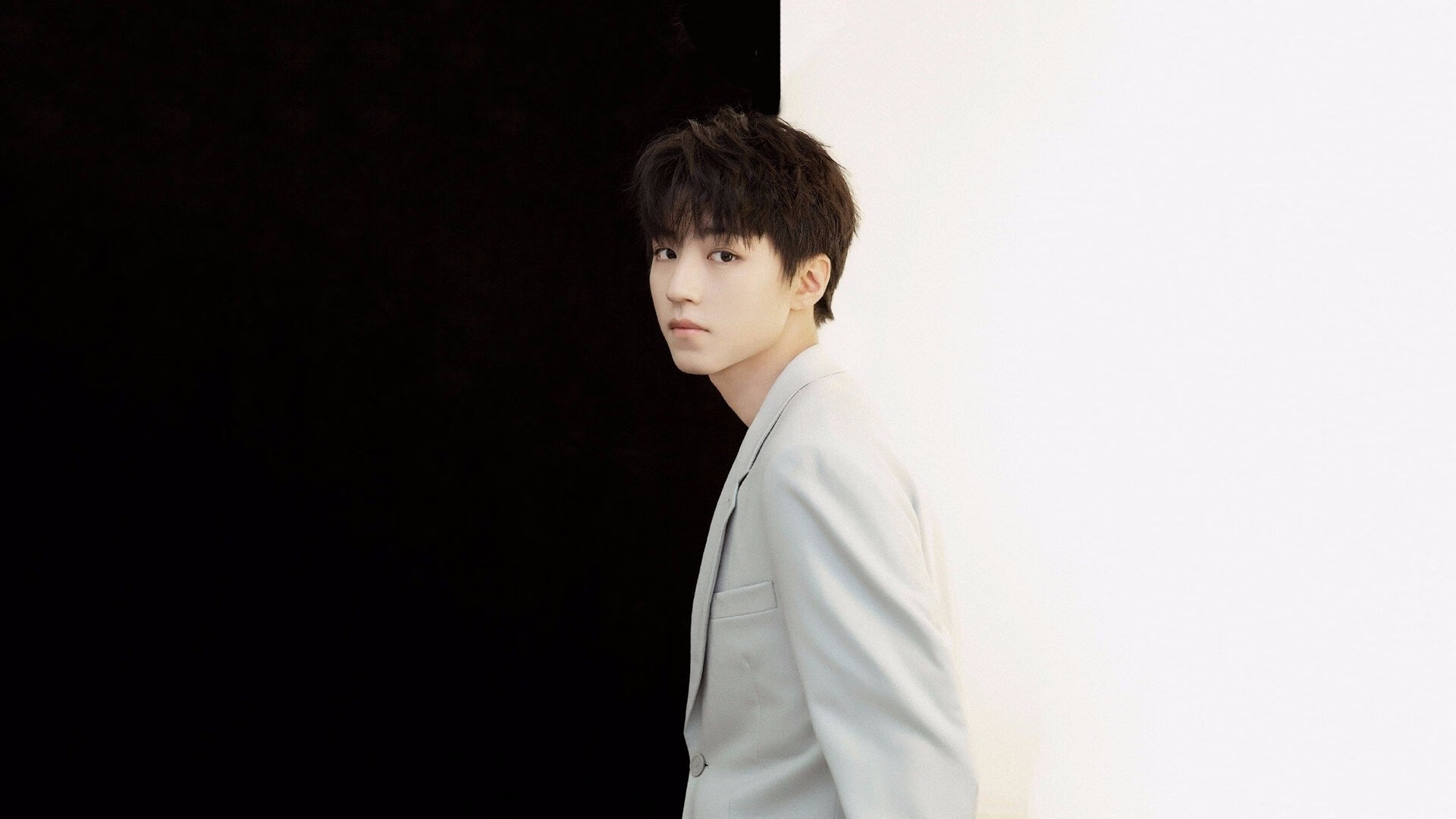 孔德在阿尔卑斯封神，巴黎的铁蹄，如何踏碎了瑞士的精密钟表？