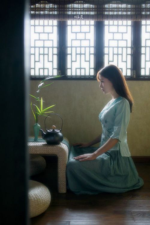 冷雨西班牙与红霞英格兰，昨夜足球宇宙中两道深刻的秩序裂痕