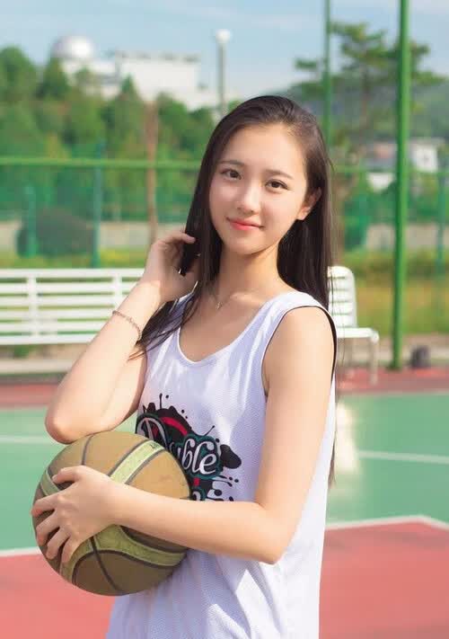 沙漠绿洲与亚平宁之殇,当格列兹曼的舞步踩碎意大利的蓝衣童话